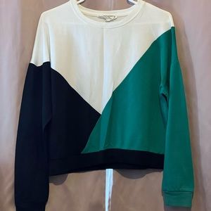 Green White Black sweatshirt 💚🤍🖤